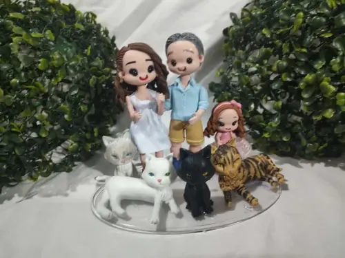 Topo de Casamento com 4 Pets e Filha Pequena