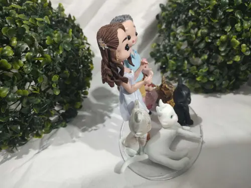 Topo de Casamento com 4 Pets e Filha Pequena