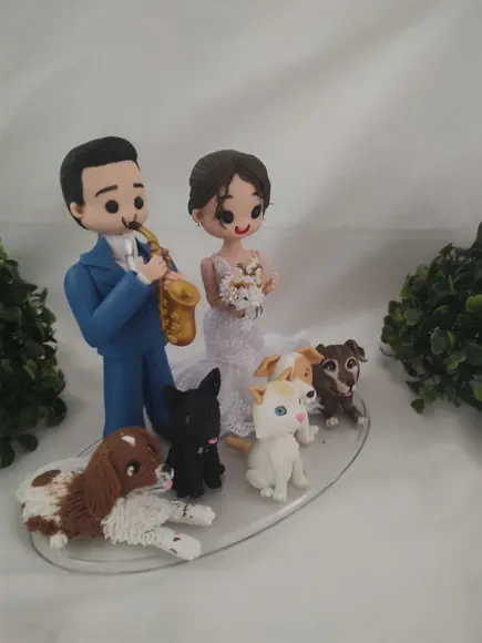 Topo de Casamento com 5 Pets e Instrumento Musical