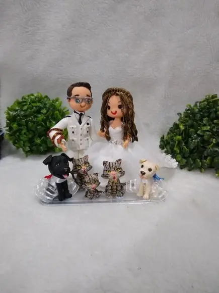 topo de casamento com 6 pets