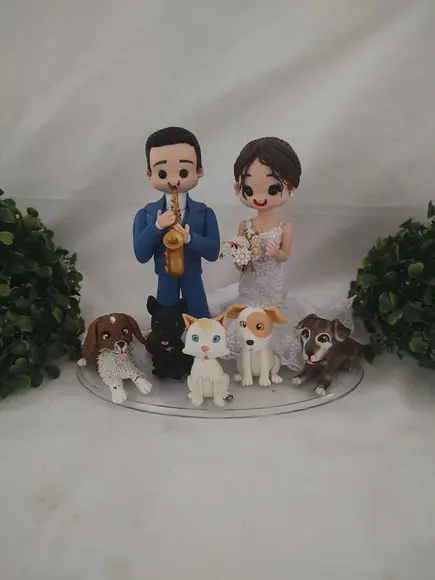 Topo de Casamento com 5 Pets e Instrumento Musical
