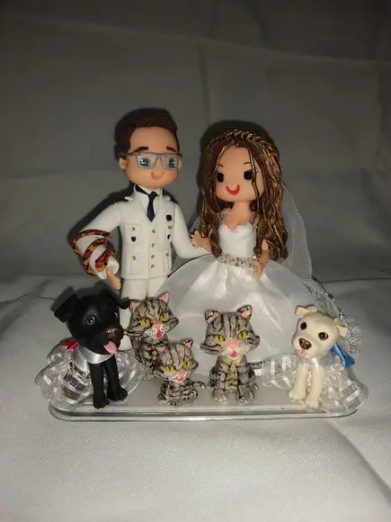 topo de casamento com 6 pets