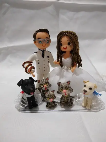 topo de casamento com 6 pets