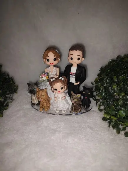 Topo de Casamento com Filha Pequena e 4 Pets