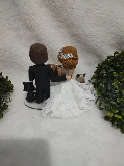 Topo de Casamento com Filha Pequena e 4 Pets
