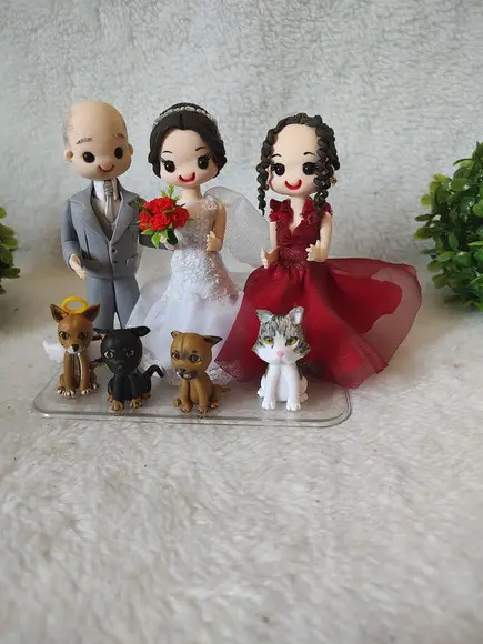 Topo de Casamento com Filha Adolescente e 4 Pets