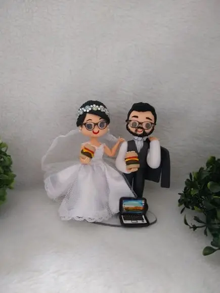 Topo de casamento com lanche