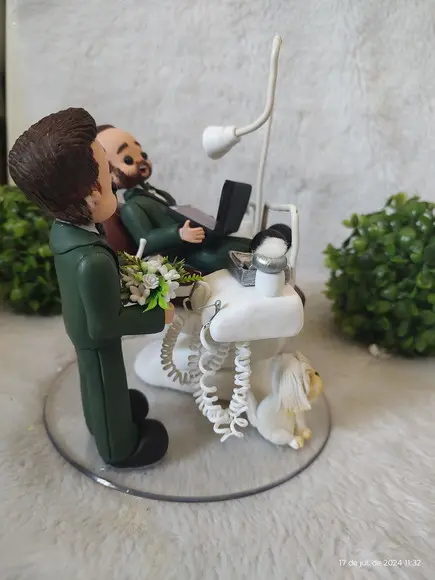 Topo de Casamento Dentista com 2 Noivos e Pet