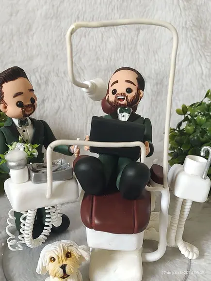 Topo de Casamento Dentista com 2 Noivos e Pet