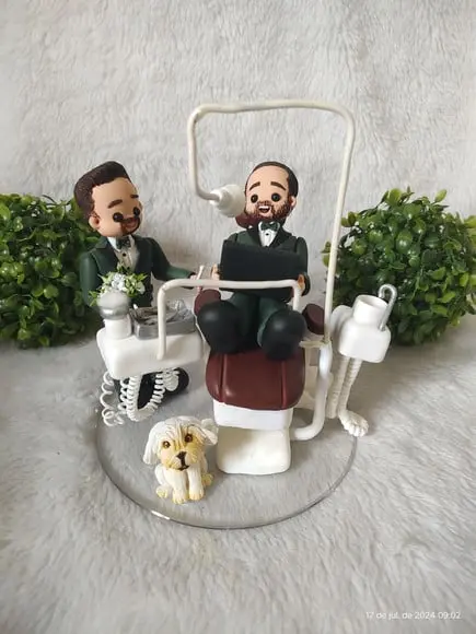 Topo de Casamento Dentista com 2 Noivos e Pet