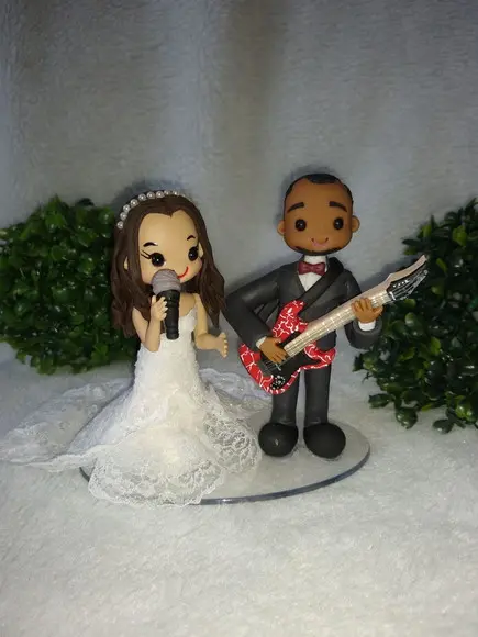Topo de Casamento Guitarrista e Cantora
