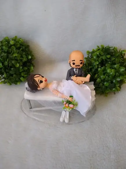 Topo de casamento noivo fisioterapeuta