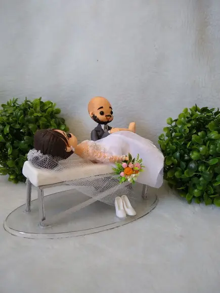 Topo de casamento noivo fisioterapeuta