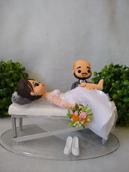 Topo de casamento noivo fisioterapeuta