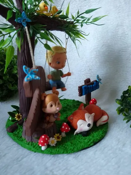 Topo Menino No Bosque