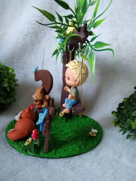 Topo Menino No Bosque
