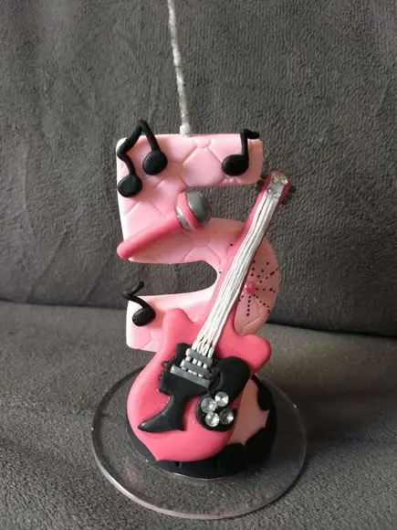 Vela Barbie pop star