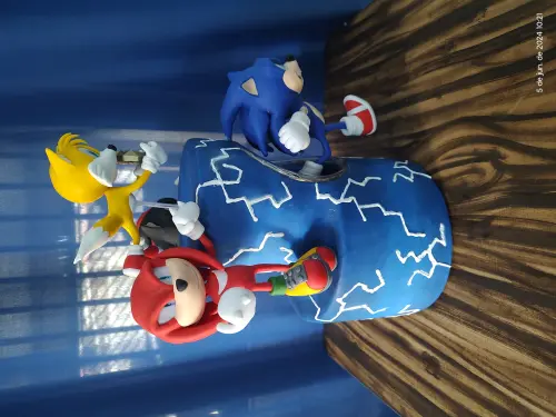 Bolo cenográfico do Sonic com led