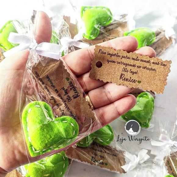 Lembrancinha de Despedida para Amigos -coração Feltro