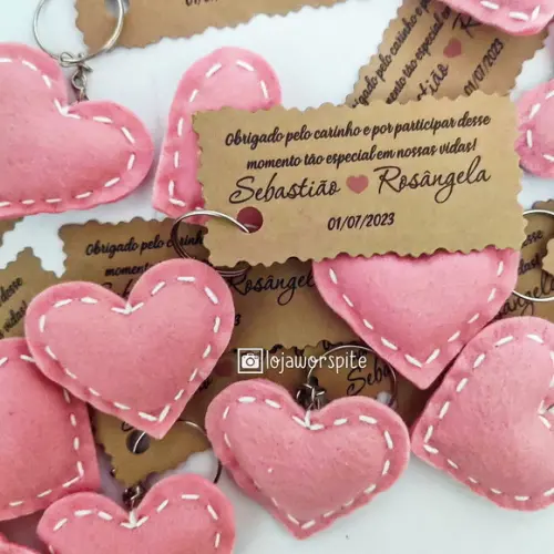 Lembrancinha para Noivado/casamento -chaveiro Coração Feltro