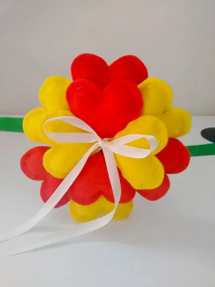 Mini Buquê de Corações para Daminha