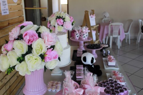 Kit festa 100 lembrançinhas temáticas aniversário com doce