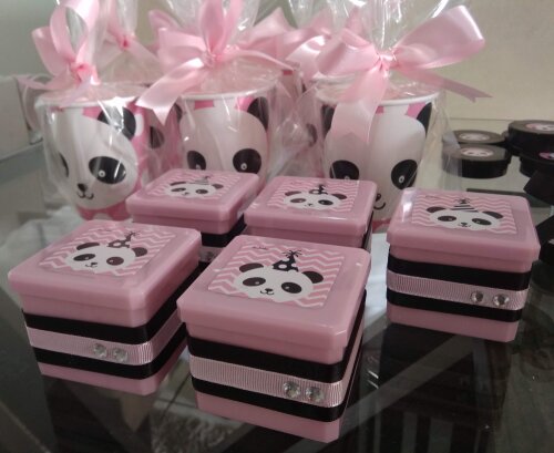 Kit festa 100 lembrançinhas temáticas aniversário com doce