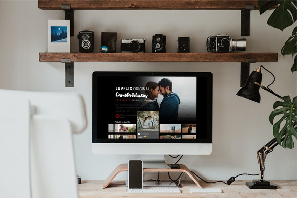 Quadro com Moldura Luvflix Dia dos Namorados Personalizado