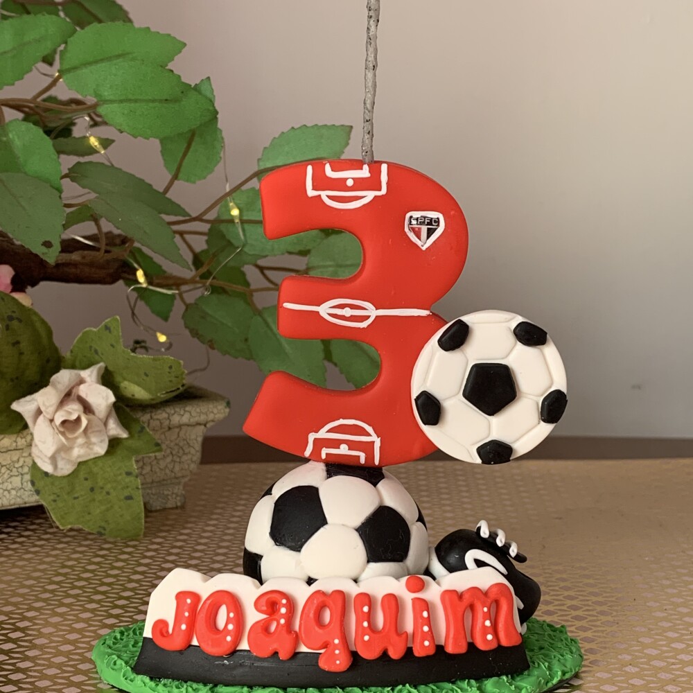 Vela de Aniversário Futebol Personalizado em Biscuit