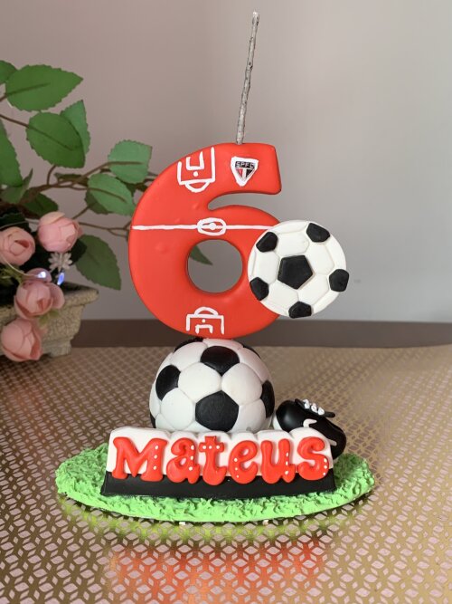 Vela de Aniversário Futebol Personalizado em Biscuit