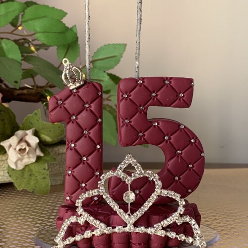 Vela de 15 Anos Personalizada em Biscuit com Coroa de Strass