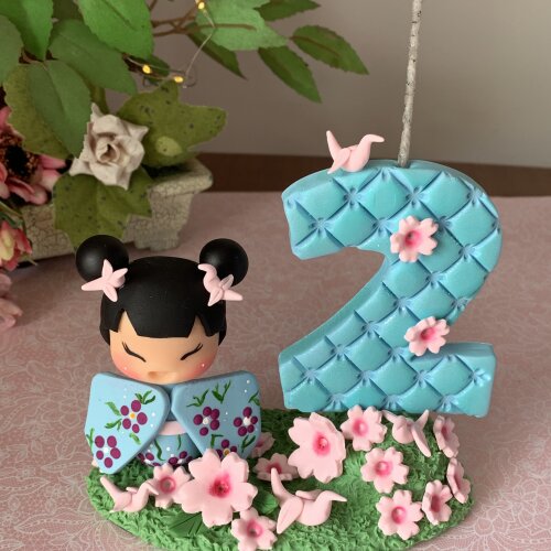 Topo de Bolo kokeshi com Tsurus Personalizado em Biscuit