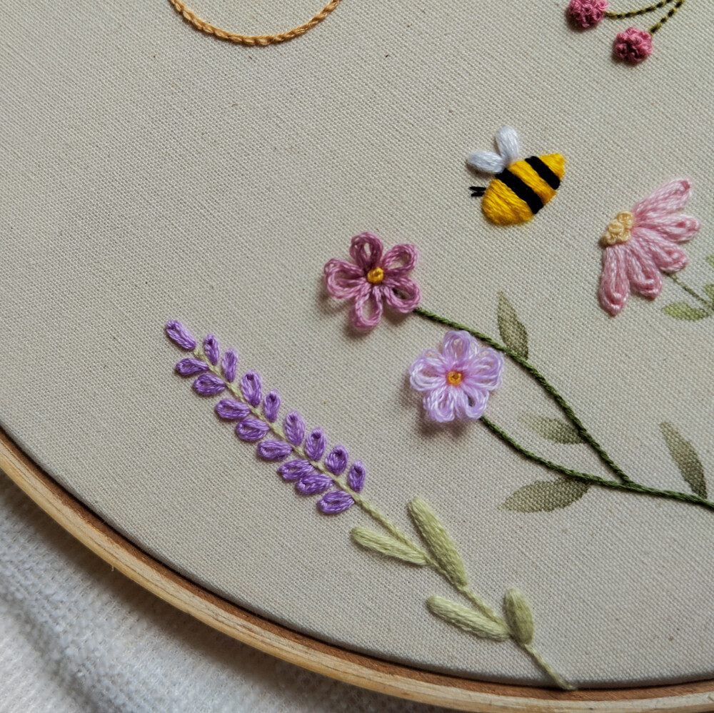 Porta Maternidade Menina Jardim Flores Aquarela e Bordado