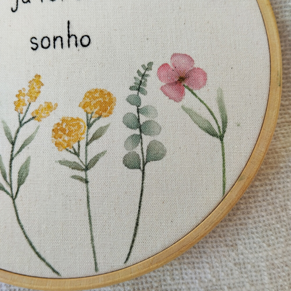 Quadro Bordado e Aquarela Frase Tudo Aqui Já Foi Um Sonho