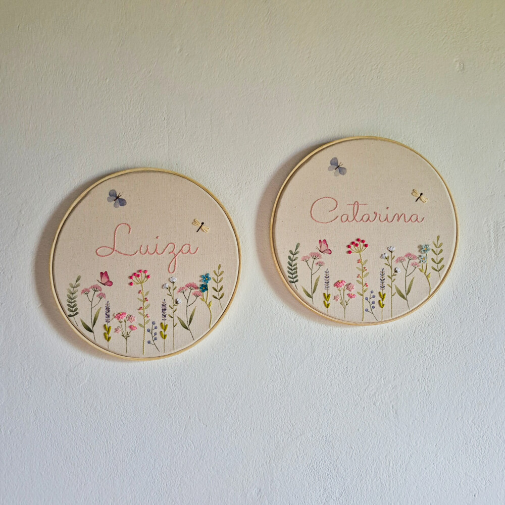 Kit 3 Quadros Decoração Menina Aquarela e Bordado à Mão