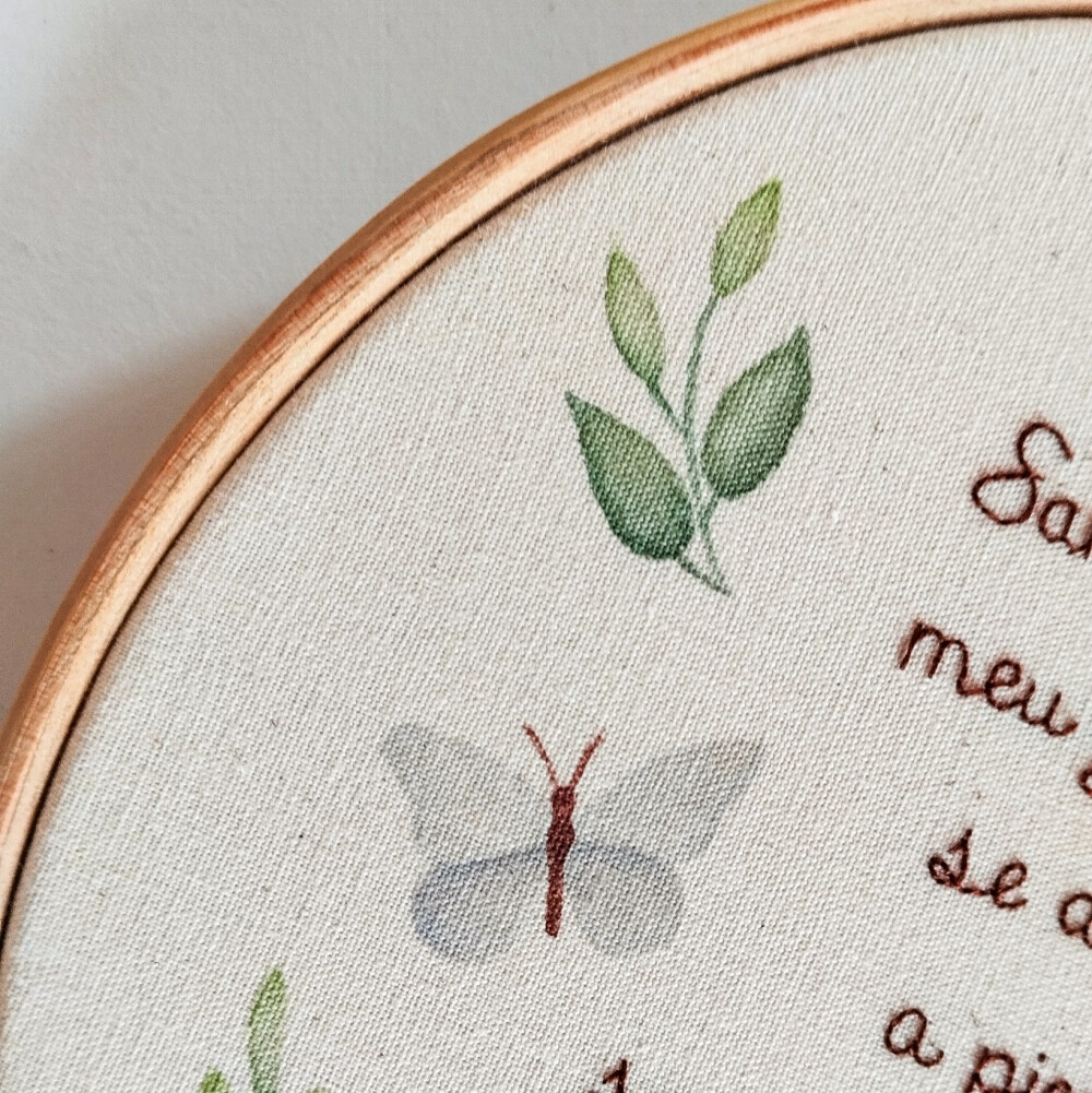 Quadro Infantil Oração Santo Anjo Com Bordado e Aquarela