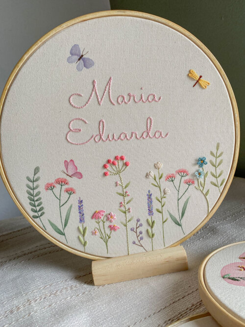 Kit Maternidade Quadros Aquarela e Bordado à Mão