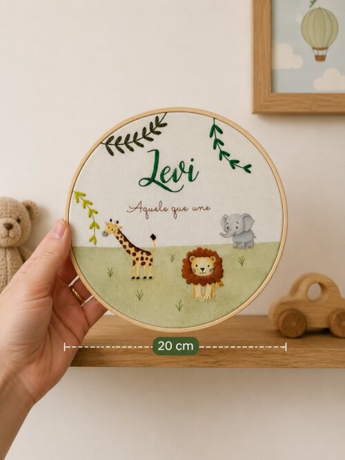 Porta Maternidade Safari com Nome Personalizado em Aquarela e Bor