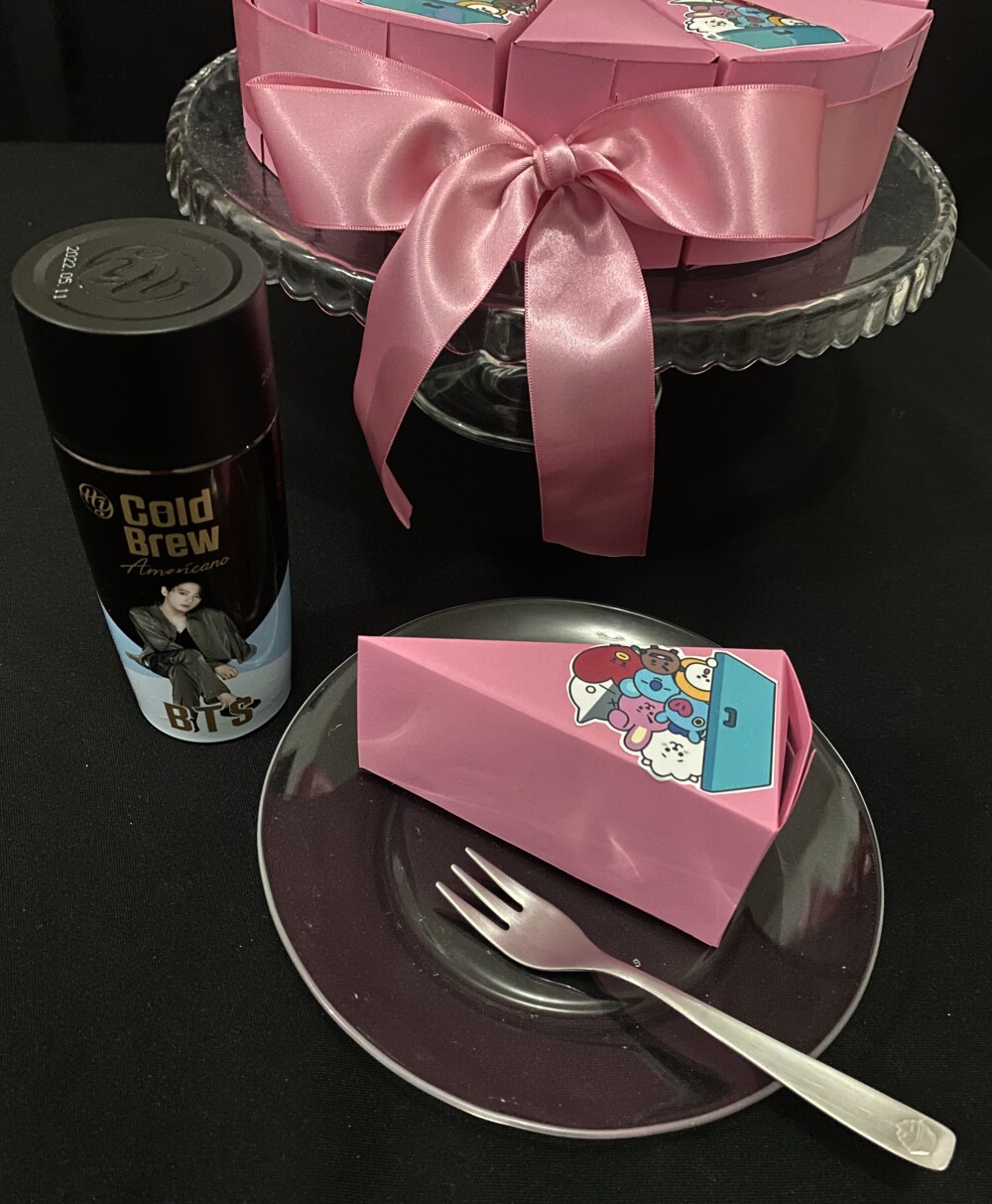 Bolo de caixas BTS