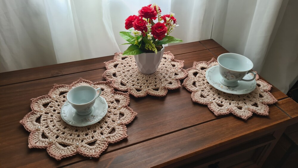 Mini Sousplat em Crochê Café, Chá ou Sobremesa Porcelana (04 u