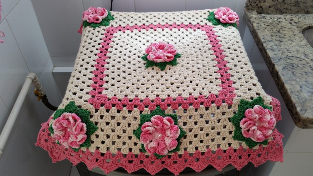 Capa de Crochê para Tampa de Fogão 4 Bocas Flores Rosa Mesclado