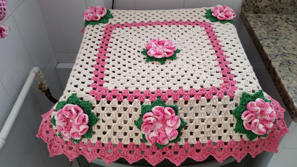 Capa de Crochê para Tampa de Fogão 4 Bocas Flores Rosa Mesclado