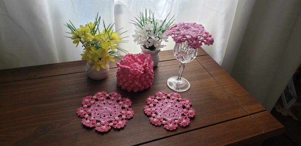 Cestinha Cobre Taça e Descanso Taça em crochê (Rosa)