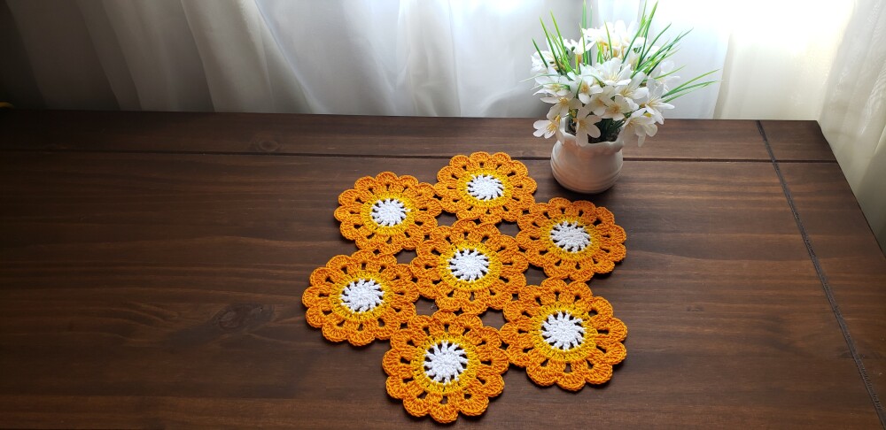Toalhinha de Crochê Flor Japonesa 30 cm x 30 cm