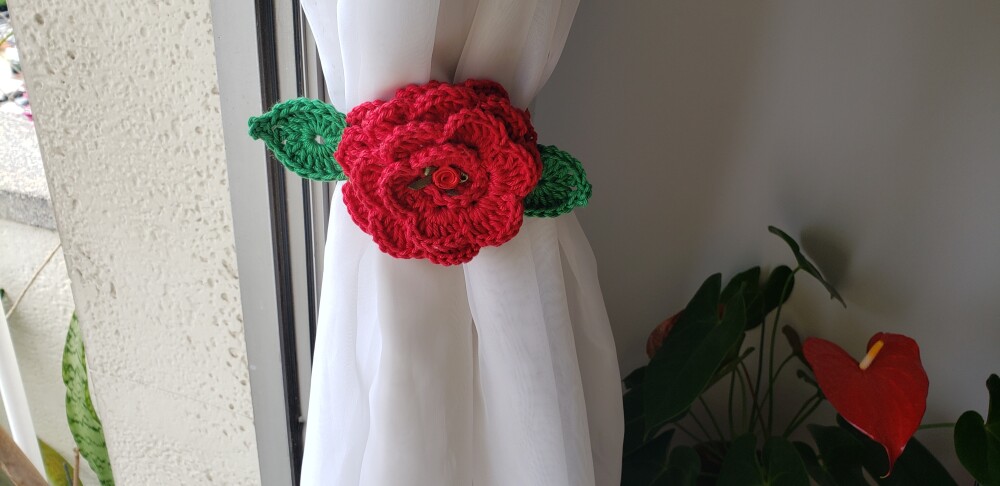 Par de Prendedores de Cortinas (Rosa Enrolada)