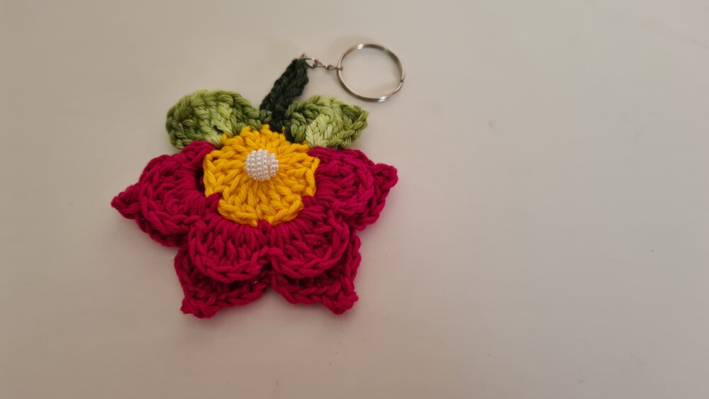 Chaveiro Florzinha em crochê (Lembrancinha)