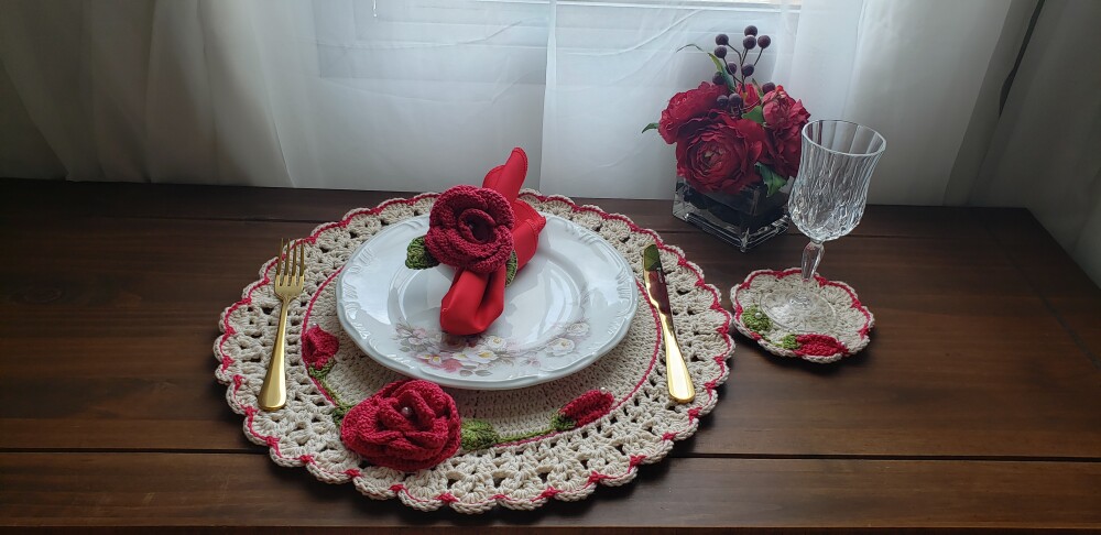 Sousplat em Crochê Botões de Rosa ( 02 Pessoas)