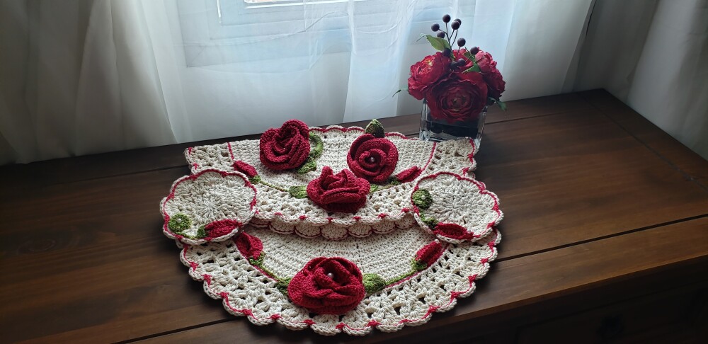 Sousplat em Crochê Botões de Rosa ( 02 Pessoas)