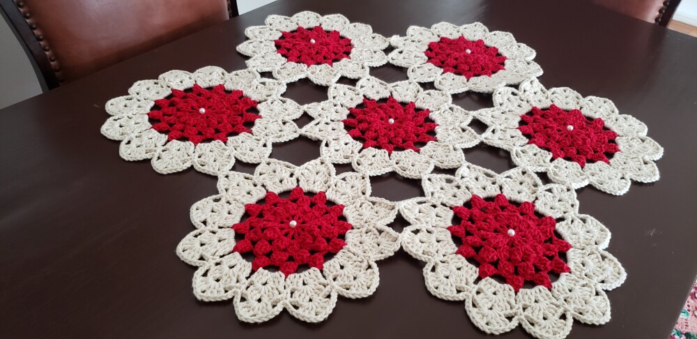 Centro de Mesa em Crochê Charmoso (70 cm)