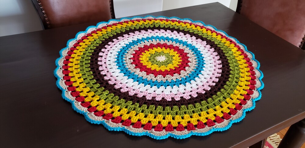 Centro de Mesa em Crochê Colorido (70 cm)